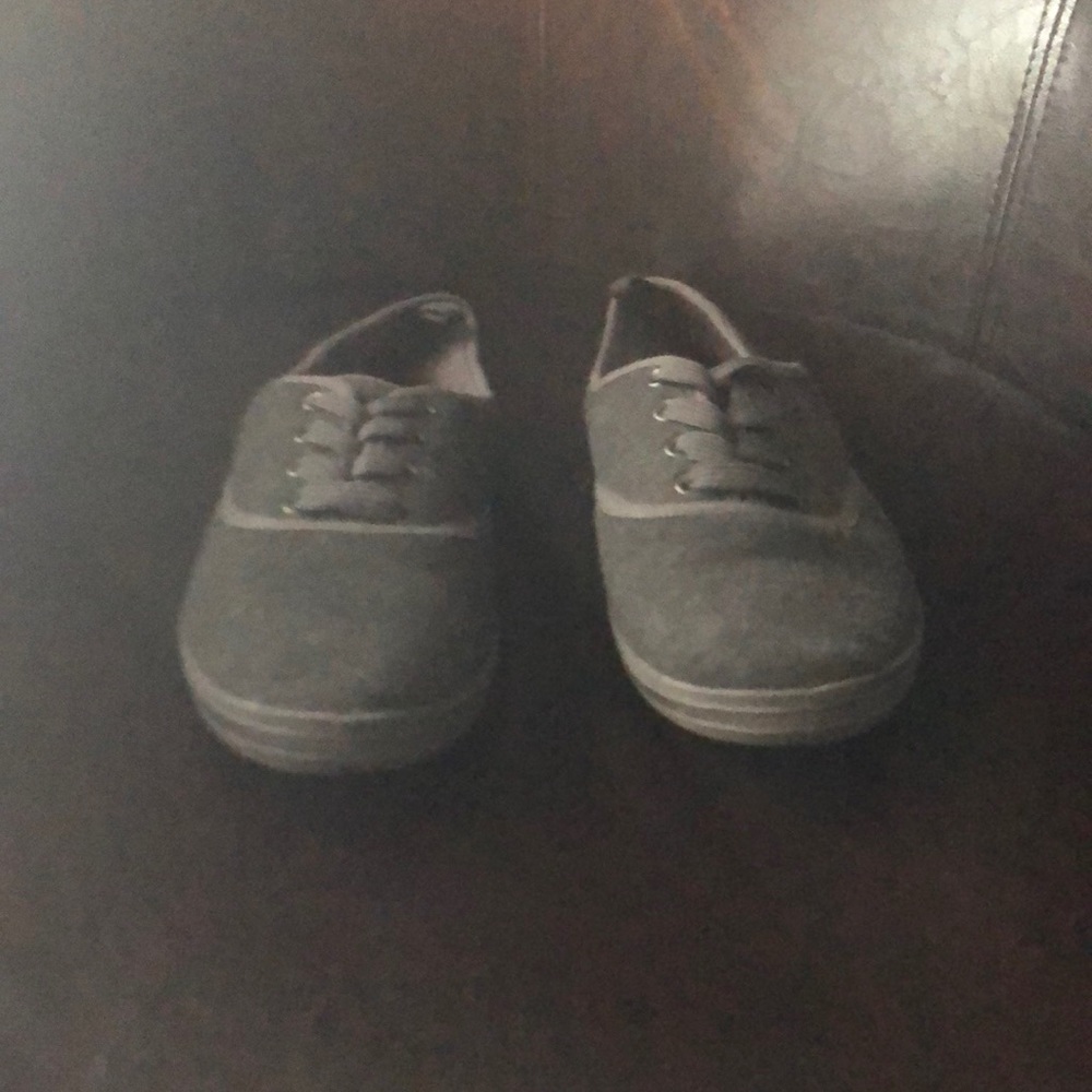 Shoes, grey, size 6, excellent condition